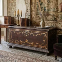 Coffre baroque piémontais en noyer, Italie, XVIIIe siècle