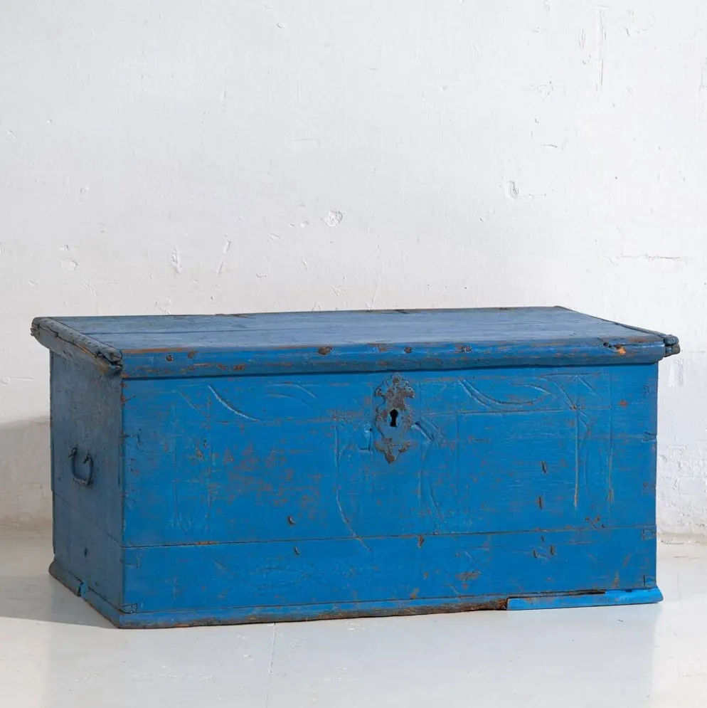 Coffre bleu ancien (c.1920)