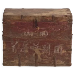Coffre chinois ancien peint en bois de pin – Chine, circa 1920