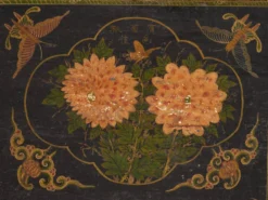 Coffre chinois ancien peint en bois de pin – Chine, circa 1900