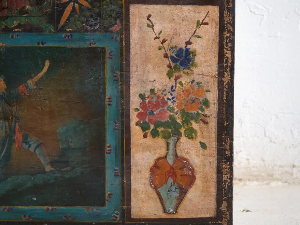 Coffre chinois ancien peint en bois de pin – Chine, circa 1900