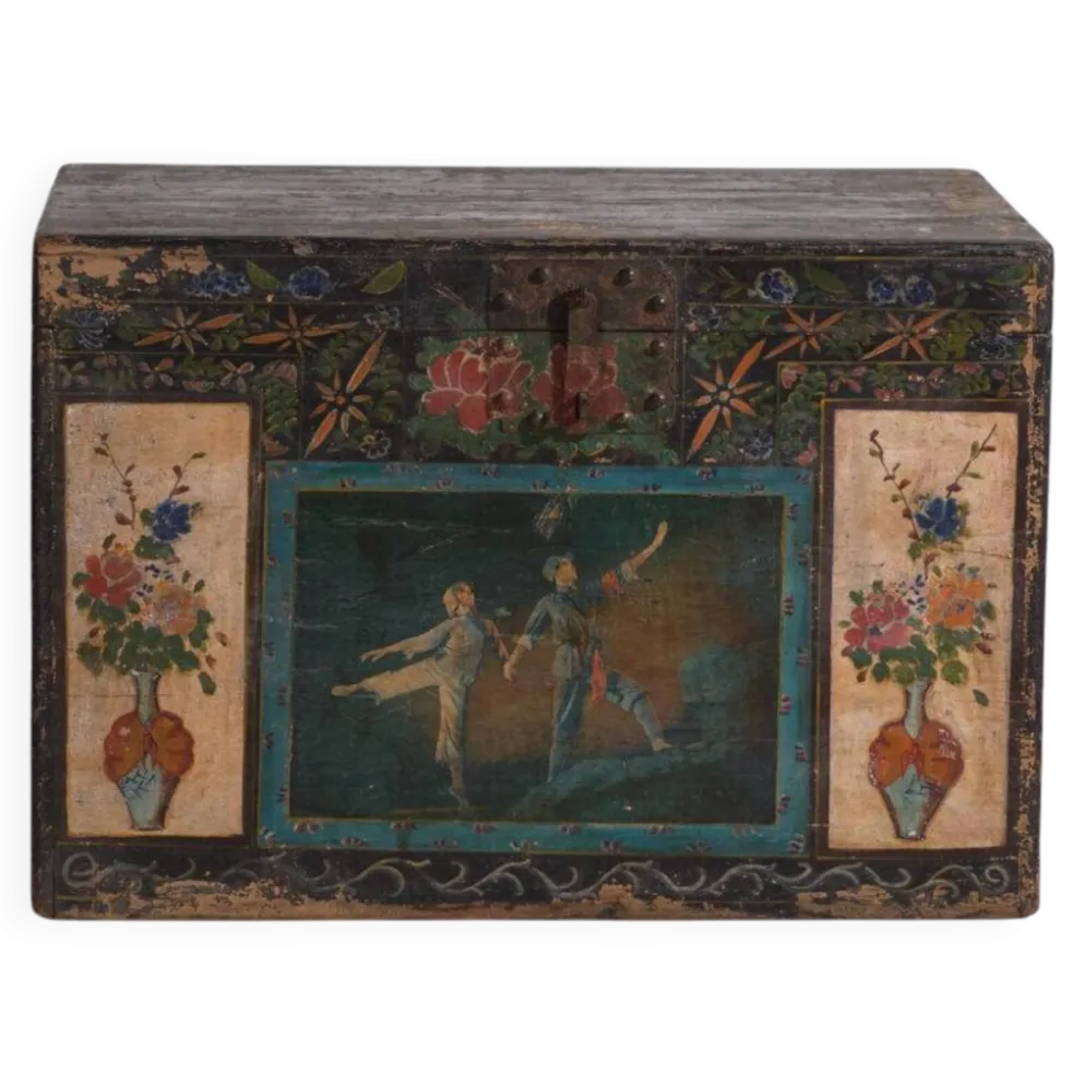 Coffre chinois ancien peint en bois de pin – Chine, circa 1900