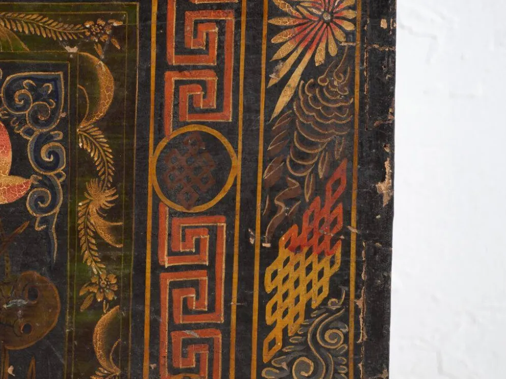 Coffre chinois ancien peint en bois de pin – Chine, circa 1900