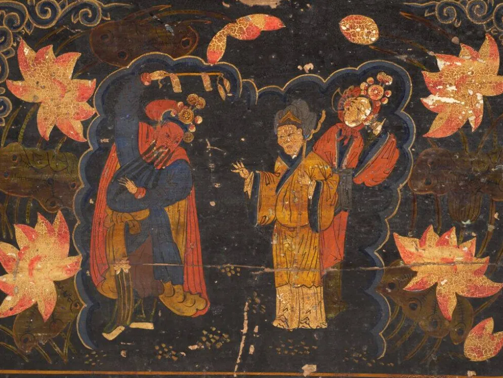 Coffre chinois ancien peint en bois de pin – Chine, circa 1900