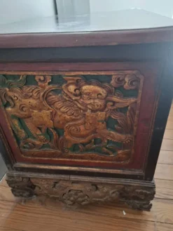 Coffre chinois avec 3 tiroirs