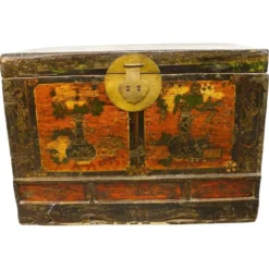Coffre chinois laqué brun et or décoré de fleurs vers 1900