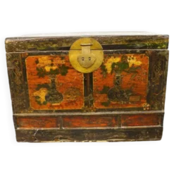 Coffre chinois laqué brun et or décoré de fleurs vers 1900