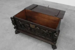 Coffre à couverture en chêne néo-renaissance français, 19e siècle