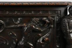 Coffre à couverture en chêne néo-renaissance français, 19e siècle