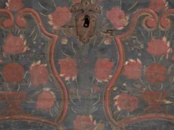 Coffre d’art populaire centre-européen en pin polychromé – Europe centrale, daté 1832