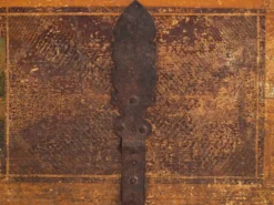 Coffre de mariage ancien d’art populaire (vers 1820)
