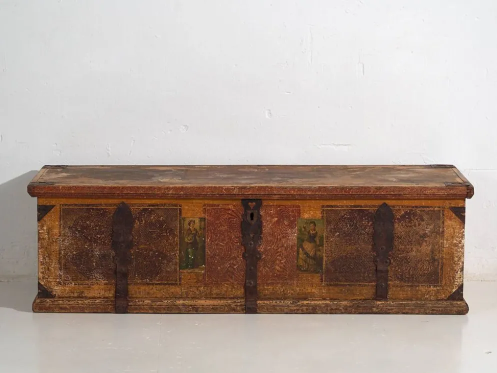 Coffre de mariage ancien d’art populaire (vers 1820)