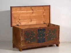 Coffre de mariage ancien à motifs floraux polychromes (vers 1860) #104