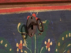 Coffre de mariage ancien à motifs floraux polychromes (vers 1860) #104