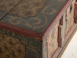 Coffre de mariage ancien peint en pin – Empire austro-hongrois, Année 1775