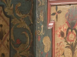 Coffre de mariage ancien peint en pin – Empire austro-hongrois, Année 1775