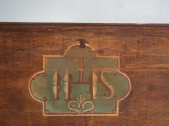 Coffre de mariage ancien polychrome – Europe centrale, vers 1850
