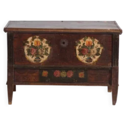 Coffre de mariage centro-européen en pin polychrome aux cartouches floraux – Tyrol, vers 1890