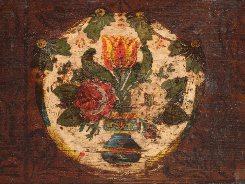 Coffre de mariage centro-européen en pin polychrome aux cartouches floraux – Tyrol, vers 1890