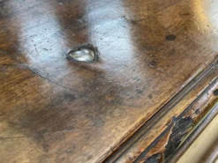 Coffre de mariage en noyer du 18ème siècle