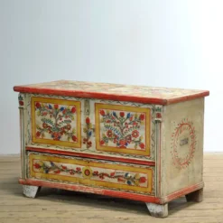 Coffre de mariée art populaire, vers 1950
