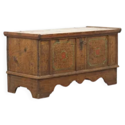 Coffre de mariée peint en art populaire ancien 1737