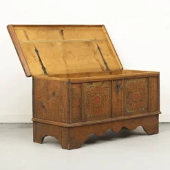 Coffre de mariée peint en art populaire ancien 1737