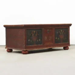Coffre de mariée peint en art populaire ancien 1840