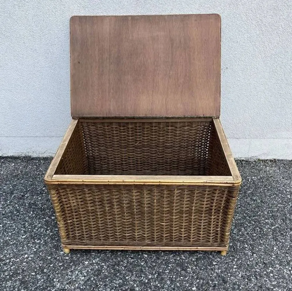 Coffre de rangement ancien