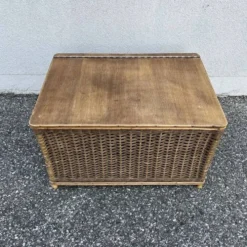 Coffre de rangement ancien