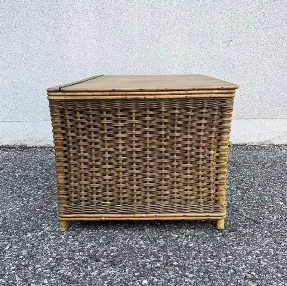 Coffre de rangement ancien