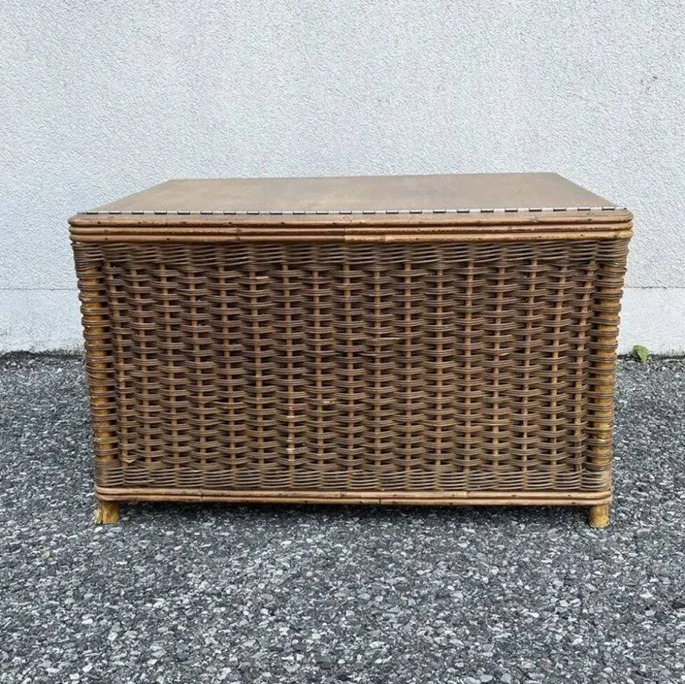 Coffre de rangement ancien