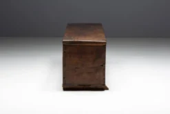 Coffre de rangement en bois ancien, France, fin du XVIIIe siècle