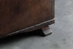 Coffre de rangement en bois ancien, France, fin du XVIIIe siècle