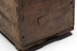 Coffre de rangement en bois ancien, France, fin du XVIIIe siècle