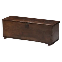 Coffre de rangement en bois ancien, France, fin du XVIIIe siècle