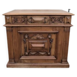 Coffre de rangement en noyer massif style Renaissance