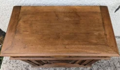 Coffre de rangement en noyer massif style Renaissance