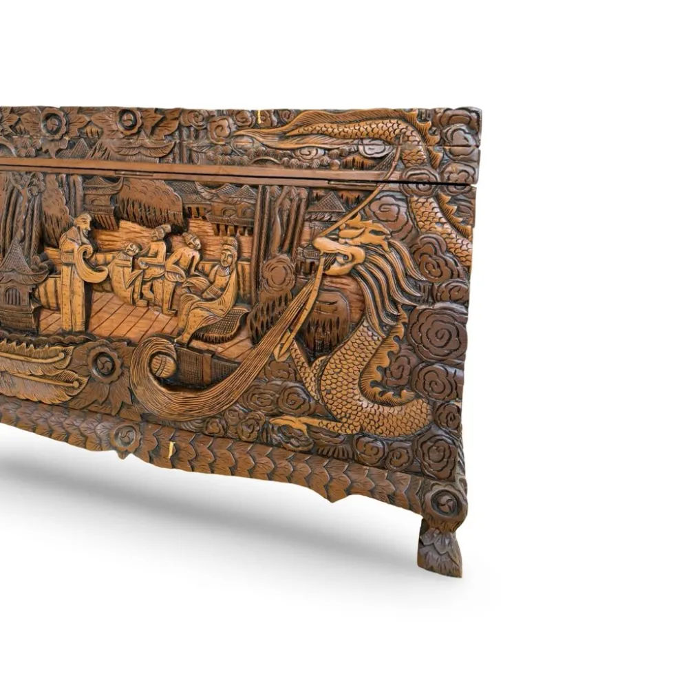 Coffre d'exportation chinois ancien sculpté – Décor de dragon, phénix et paysage