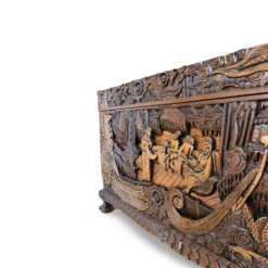 Coffre d'exportation chinois ancien sculpté – Décor de dragon, phénix et paysage