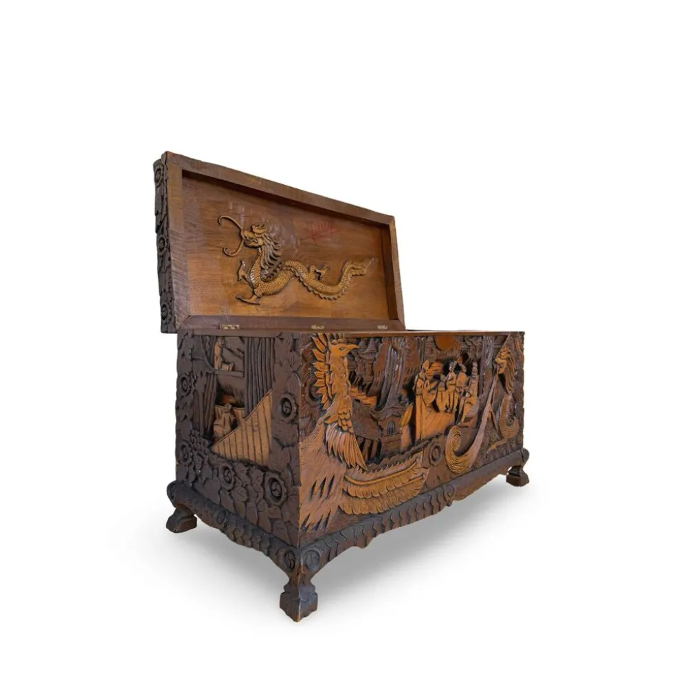 Coffre d'exportation chinois ancien sculpté – Décor de dragon, phénix et paysage