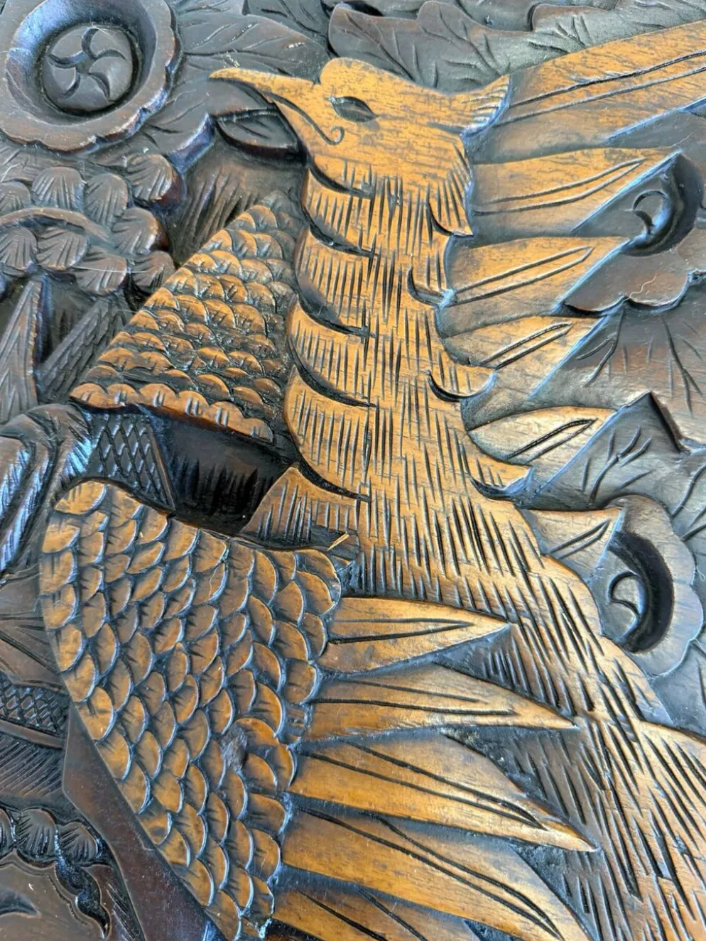 Coffre d'exportation chinois ancien sculpté – Décor de dragon, phénix et paysage