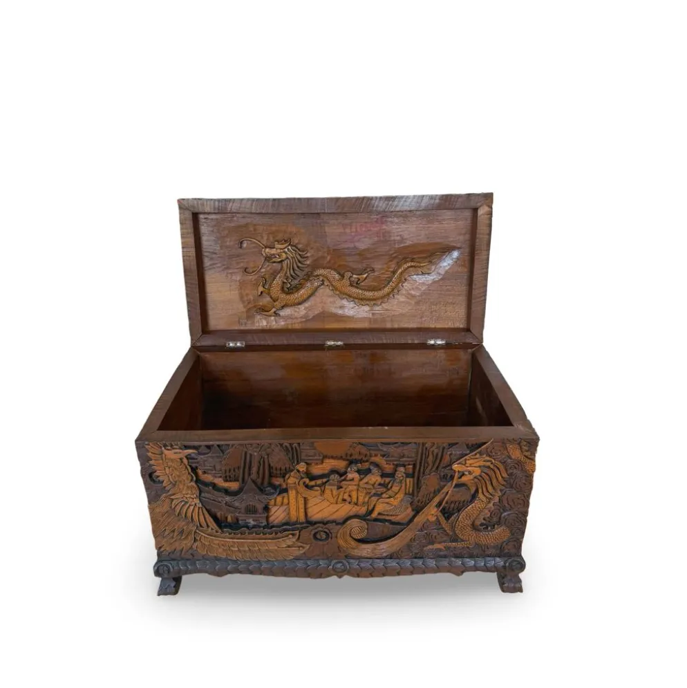 Coffre d'exportation chinois ancien sculpté – Décor de dragon, phénix et paysage