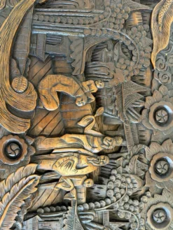 Coffre d'exportation chinois ancien sculpté – Décor de dragon, phénix et paysage