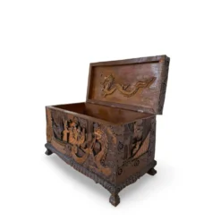 Coffre d'exportation chinois ancien sculpté – Décor de dragon, phénix et paysage