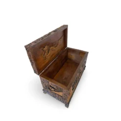 Coffre d'exportation chinois ancien sculpté – Décor de dragon, phénix et paysage