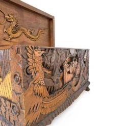 Coffre d'exportation chinois ancien sculpté – Décor de dragon, phénix et paysage
