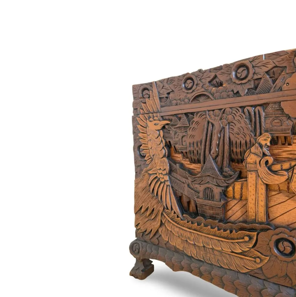 Coffre d'exportation chinois ancien sculpté – Décor de dragon, phénix et paysage