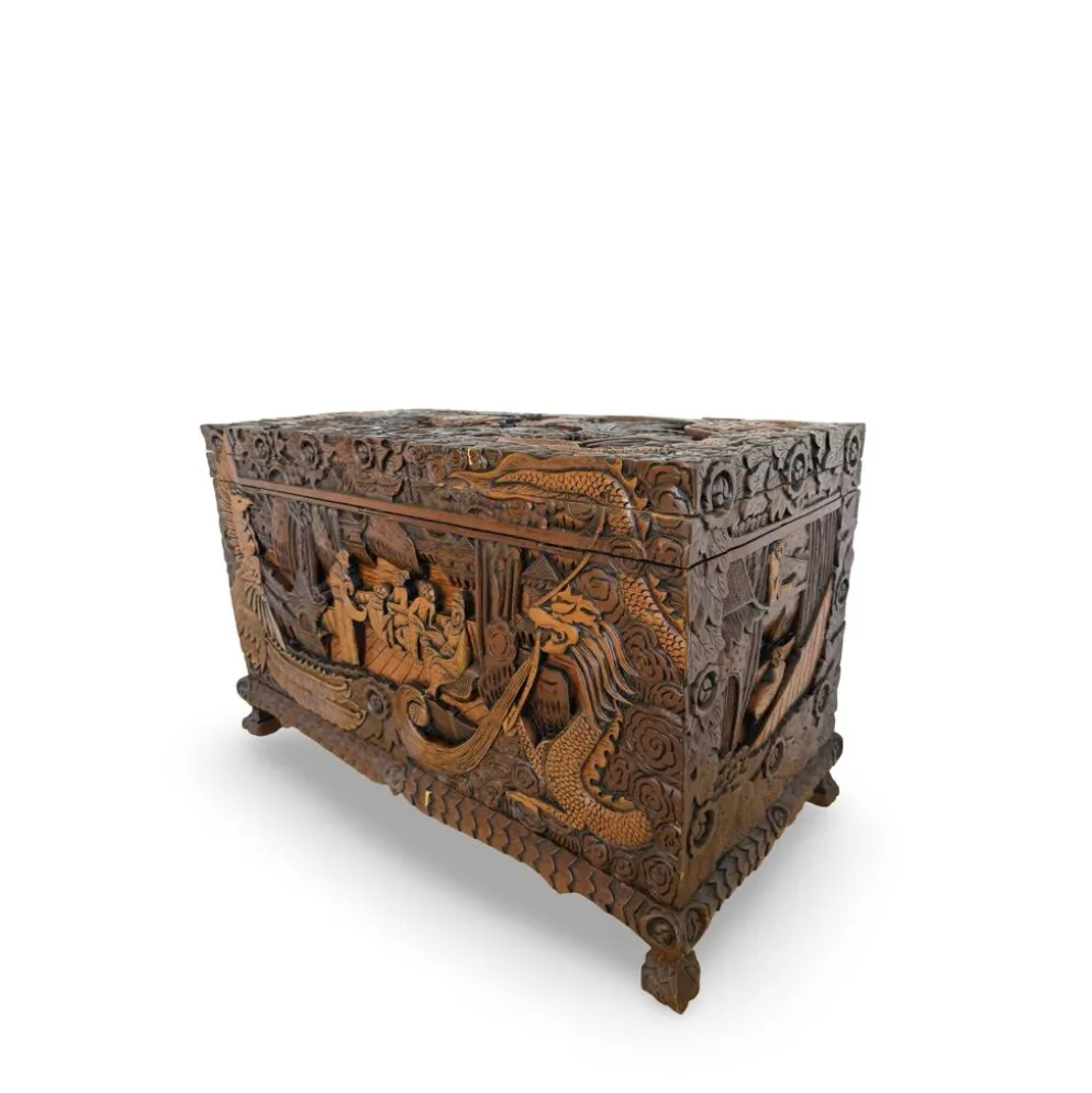 Coffre d'exportation chinois ancien sculpté – Décor de dragon, phénix et paysage