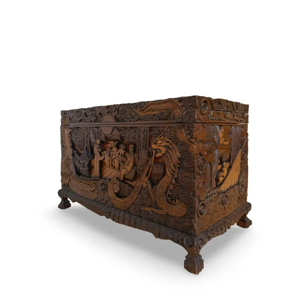 Coffre d'exportation chinois ancien sculpté – Décor de dragon, phénix et paysage
